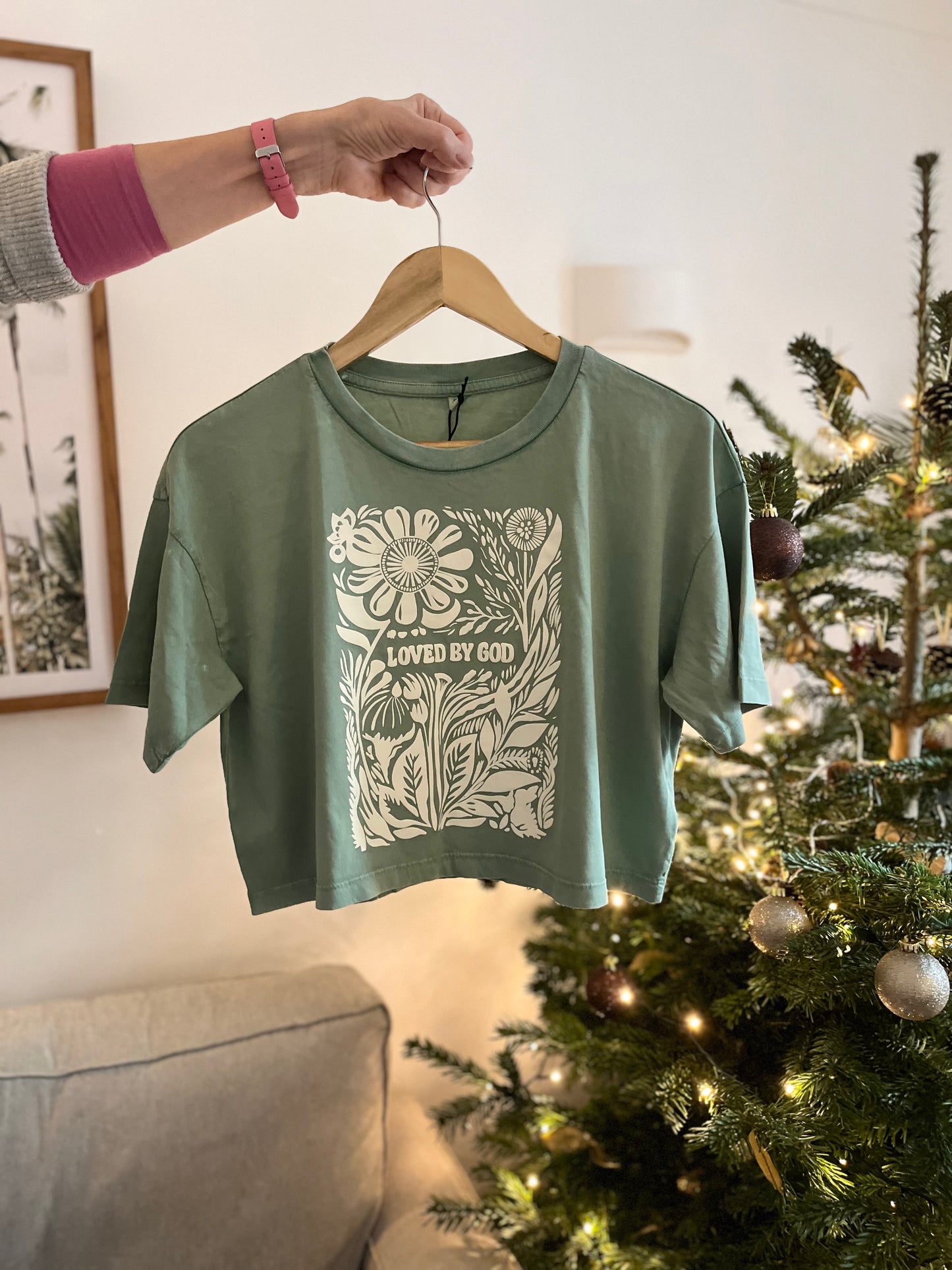 Loved by God T-Shirt Cropped Green Size Small