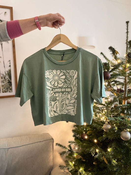 Loved by God T-Shirt Cropped Green Size Small